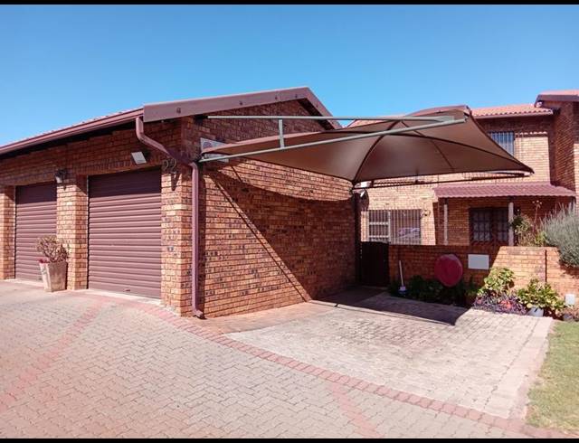 3 BEDROOM TOWNHOUSE FOR SALE IN KLOPPERPARK